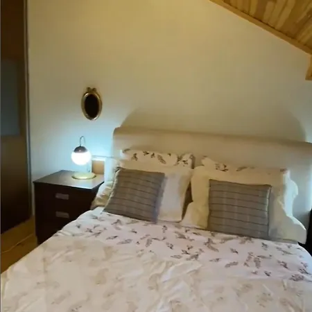 Nif Arpacik Mahallesinde Koey Evi Apartment *